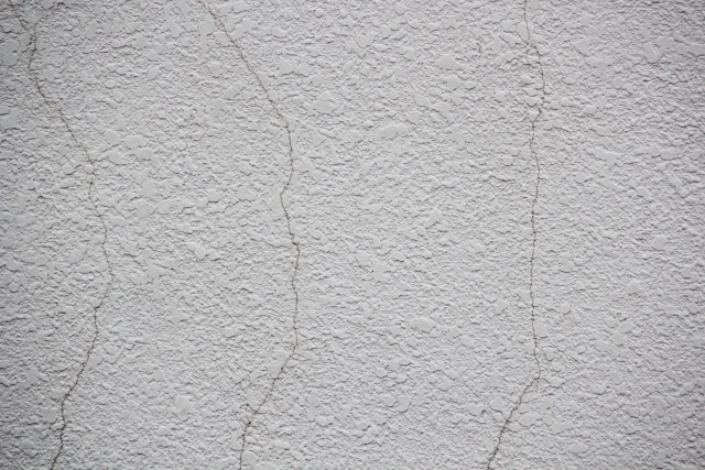 モルタル外壁ひび割れ