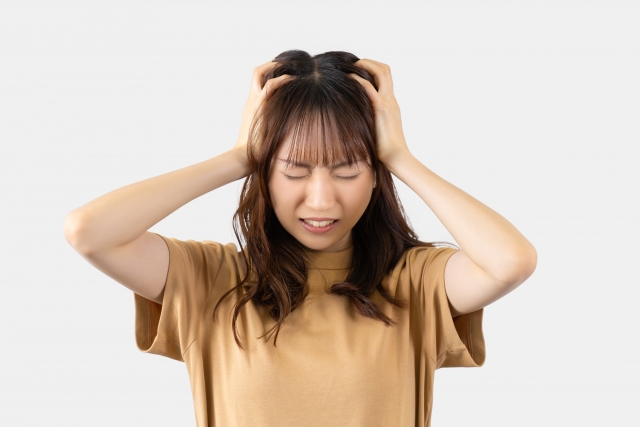 ストレスを感じる女性