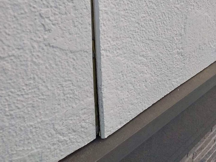 浮きがあるサイディング外壁