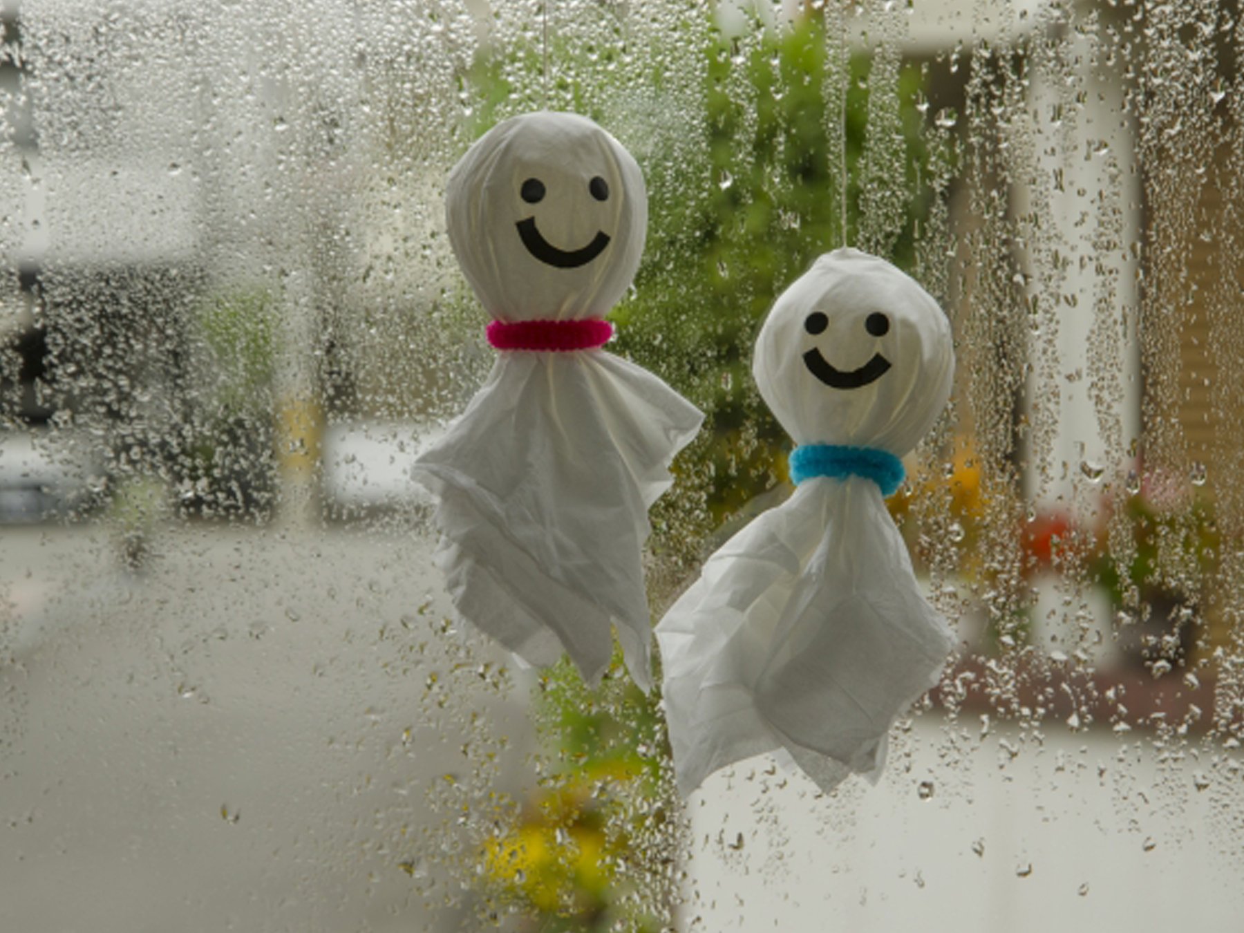 雨とてるてる坊主