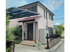 薄桃色や赤色を使ってかわいらしいお住まいに生まれ変わった外壁・屋根塗装