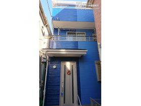 青色×水色の同系色カラーで清涼感のある外観に演出した外壁塗装