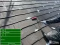 屋根塗装 経年劣化による屋根のひび割れを補修。まずはクラックを埋めて雨漏りを防ぎます。さらに塗装を重ねることで防水性を高め、長持ちさせることができます。[屋根下塗り]