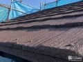 屋根カバー工法③ 屋根材に「T・ルーフヴェルウッド」使用。 ガルバリウム鋼板と天然石の組み合わせにより、 耐久性を高めています。 さらに、非常に軽量なため建物への負担を軽減します。[屋根カバー工法後]