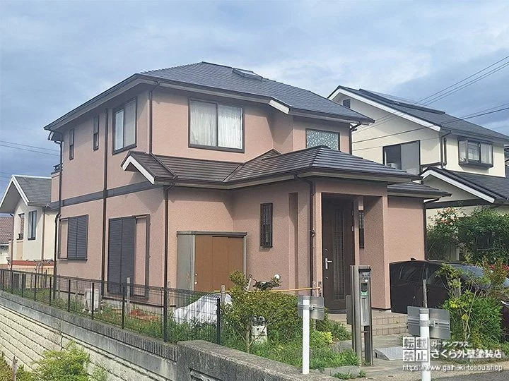 No.414 ツヤ感のあるブラウン色にブラックカラーのアクセントが映える外壁・屋根塗装[塗装後]