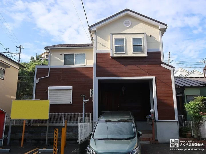 No.466 クリーム×木目調のツートンデザイン目を惹く外壁塗装・屋根カバー工事[塗装後]