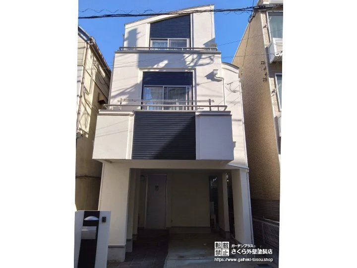 No.496 ホワイトとネイビーのツートンデザインで爽やかな印象になった外壁塗装・屋根塗装工事[塗装後]