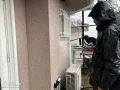 丁寧に高圧洗浄し、しっかり汚れを落とします 塗装を行う部分はしっかり高圧洗浄して、汚れはもちろん古い塗膜も洗い流していきます[外壁 高圧洗浄]