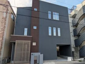 グレーとブラウンのモダンデザインに生まれ変わった外壁塗装・屋根塗装工事