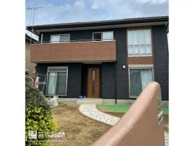 ブラック×ブラウンのモダンデザインのお住まいに生まれ変わった外壁塗装工事