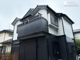 ホワイト×ブラックのツートンデザインがスタイリッシュな外壁塗装・屋根塗装工事