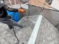 屋根塗装の様子 アスファルトシングルの屋根の塗装を行いました[屋根 高圧洗浄]