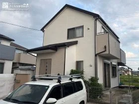ベージュとクリームのツートンデザインがナチュラルな外壁塗装・屋根塗装工事