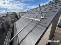 パミール屋根カバー工法 新品のような美しさによみがえったパミール屋根[表面の剥がれが目立っていた屋根が、ツヤのある美しい屋根に変身]