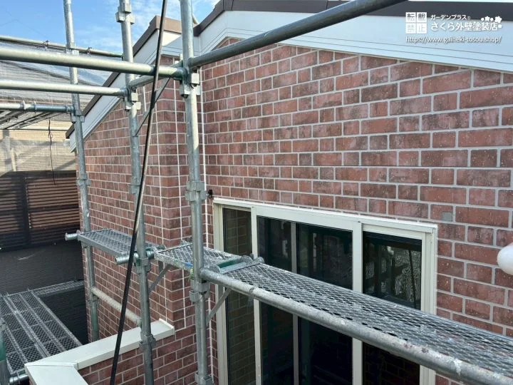 No.576 レンガ調から大胆チェンジ！シックなブルーグレーでモダンに生まれ変わった外壁塗装・屋根塗装工事[塗装前]