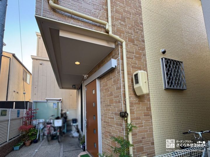 No.585 石目柄を活かしたクリヤー塗装と赤い屋根が映える外壁塗装・屋根塗装工事[塗装後]