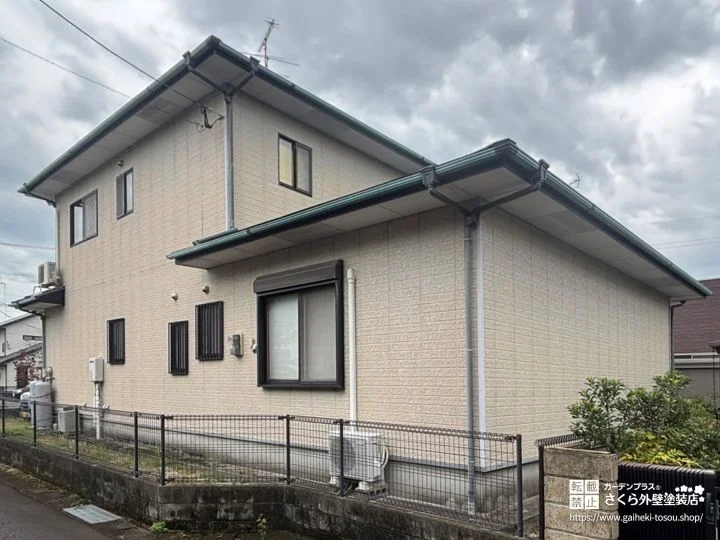 No.587 同系色の塗り替えでここまで変わる！清潔感と上品さを高めた外壁塗装・屋根塗装工事[塗装前]