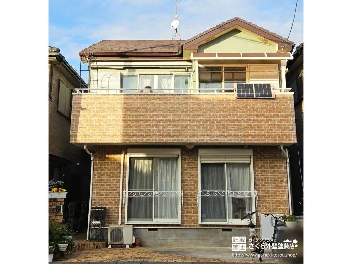 No.591 レンガ調を活かすクリアー塗装×グリーンのツートンで上品に仕上げた外壁塗装・屋根塗装工事[塗装後]