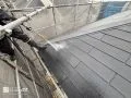 屋根塗装 高圧洗浄後に下地を整え、下塗りから丁寧に屋根塗装を行いました。[高圧洗浄]