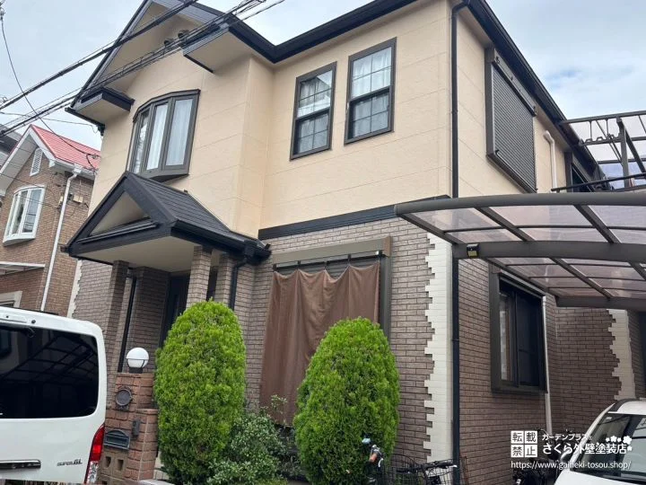 No.593 ホワイト×ベージュのナチュラルな配色で整えた外壁塗装・屋根塗装工事[塗装前]