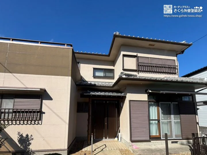 No.597 和風の佇まいを活かしたオフホワイト×グレーの和モダン外壁塗装工事[塗装前]