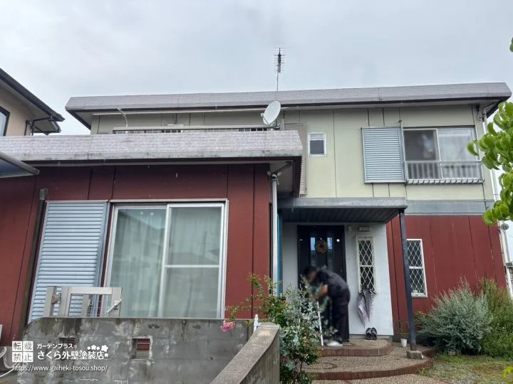 No.606 ホワイト×グレージュのツートンで上品に仕上げた外壁塗装工事[塗装前]