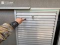 雨戸塗装 色あせや汚れが目立つ雨戸も丁寧にメンテナンスしました。[雨戸・上塗り]
