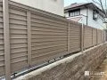 フェンス・塀の高圧洗浄 汚れやカビ、コケが目立っていたフェンスや塀を高圧洗浄でしっかりと洗い流し、見違えるほどきれいに仕上がりました。[フェンス・洗浄後]