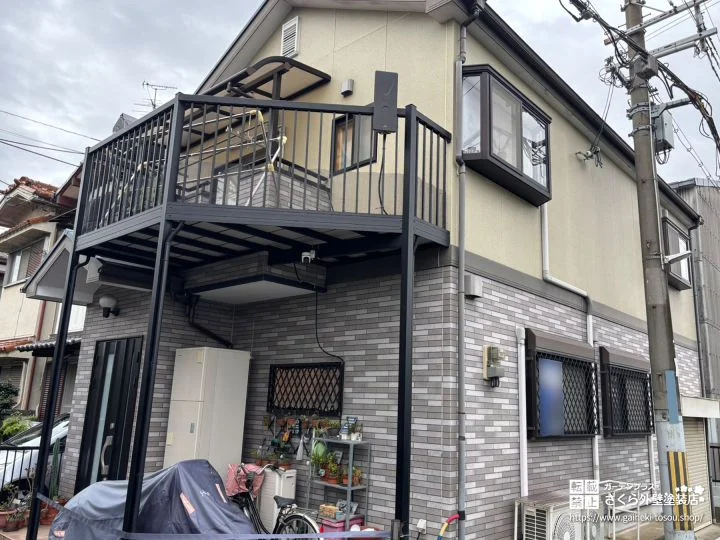 No.620 やわらかさと個性が際立つ印象的なツートンカラーへ一新した外壁塗装・屋根塗装工事[塗装前]