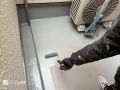 バルコニー床塗装 バルコニー床までしっかり塗装し住まい全体を美しく整えました。[バルコニー床・塗装中]