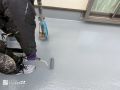 バルコニー床塗装 バルコニー床までしっかり塗装し住まい全体を美しく整えました。[バルコニー床・塗装中]