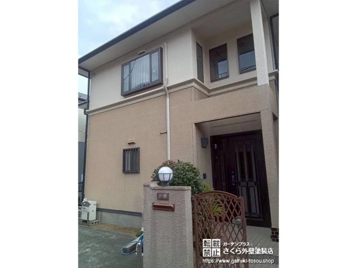 No.638 機能性も美観性もアップしたツートン外壁塗装・屋根塗装工事[塗装前]