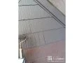 経年劣化した屋根の塗装を行いました 長年の雨風や紫外線により劣化した屋根を綺麗に塗装しました[屋根塗装 中塗り]