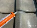 屋根瓦修繕工事 瓦がズレている箇所があったので、修正工事を行いました。[瓦修繕工事 シール打設]
