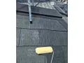 屋根塗装 経年劣化により色あせや傷みが見られた屋根を丁寧にメンテナンスしました。[屋根・下塗り]