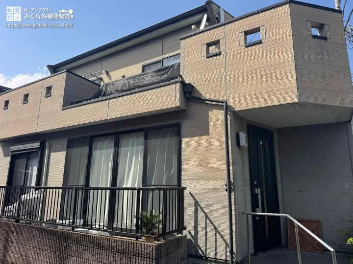 No.644 高耐候性の塗料で長く綺麗な外壁に生まれ変わったホワイト色の外壁塗装・屋根塗装工事[塗装前]