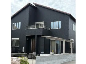 モダンで洗練されたブラックの外壁に生まれ変わった外壁塗装工事