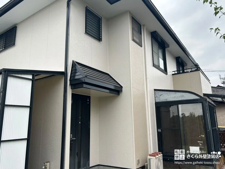 No.653 ホワイトの外壁にベージュがアクセントの温かみあるお住まいになった外壁塗装・屋根塗装工事[塗装後]
