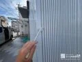 ガルバリウム鋼板塗装の様子 しっかり下処理した後に塗装を行いました。[ガルバリウム鋼板外壁_上塗り]