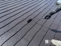 スレート屋根の塗装の様子 コケ等が既に生えていた外壁を塗装メンテナンスしました[屋根塗装_上塗り]