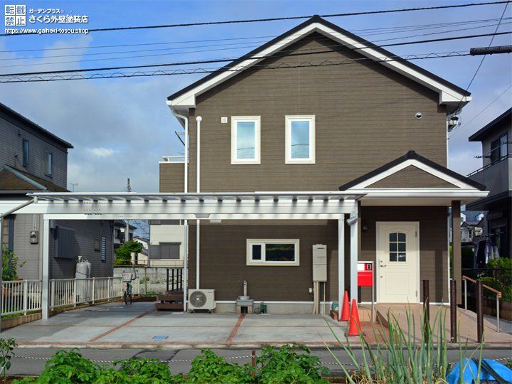 No.136 大小の三角屋根が引き立つ外壁デザイン