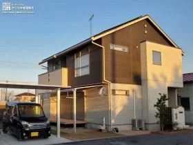 大きな屋根がお住まいを包みこむような優しい雰囲気の外壁デザイン