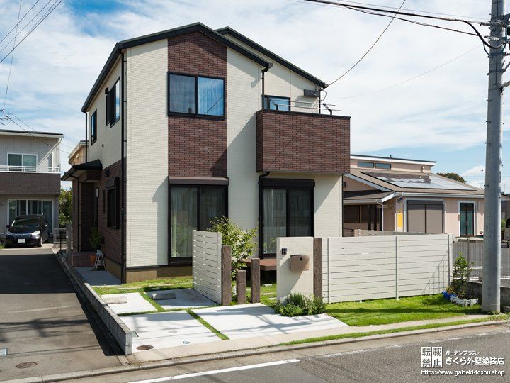 レンガ調のサイディングが個性的な外壁デザイン 外壁 屋根のデザイン集 さくら外壁塗装店 外壁塗装リフォーム工事専門店