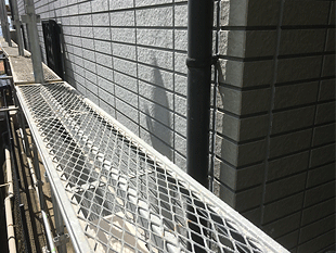 外壁塗装のために組まれた足場