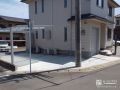 すっきり舗装された駐車スペースとアプローチのリフォーム工事