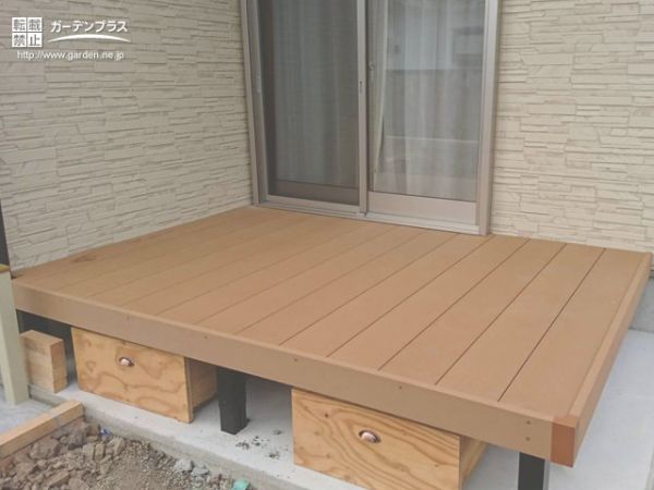 No.11014 温かい木調デザインが家族憩いの空間を作り出すウッドデッキ設置工事