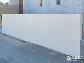 幅広ながら軽やかで清潔感のある門袖