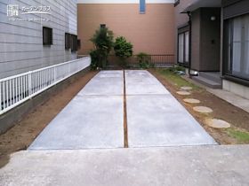 駐車スペースの水たまりを防ぐための土間コンクリート打設工事