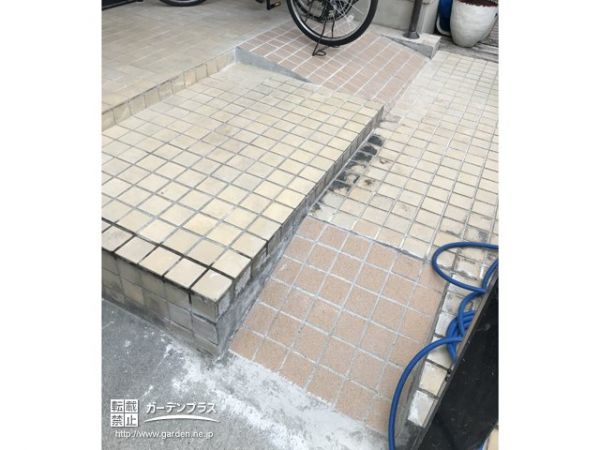 自転車を玄関ポーチに移動できるスロープ設置工事