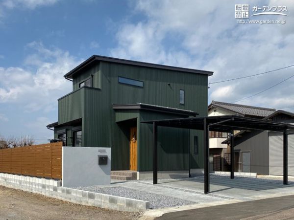 No.12434 ユーカリグリーンのお住まいに似合うナチュラルな配色の新築外構工事